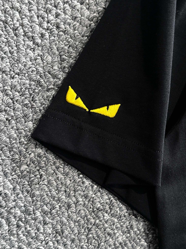 ブランドTシャツ角部分ディテール